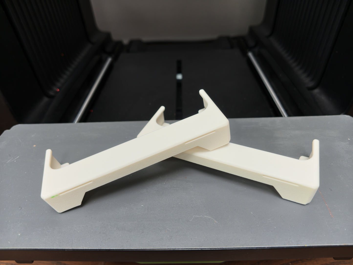 Omni Bracket System pair of end brackets for the xTool O1 Omni UV printer