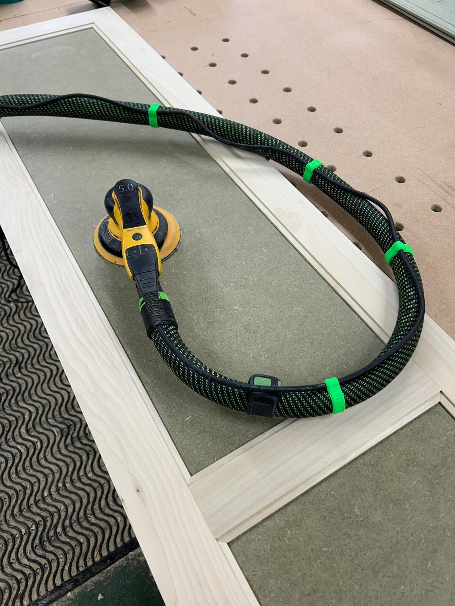 D27 Hose Clip (QTY 8) - Compatible with Festool CTL, CTM, Dust Extractor Hoses with Plug-it Cable