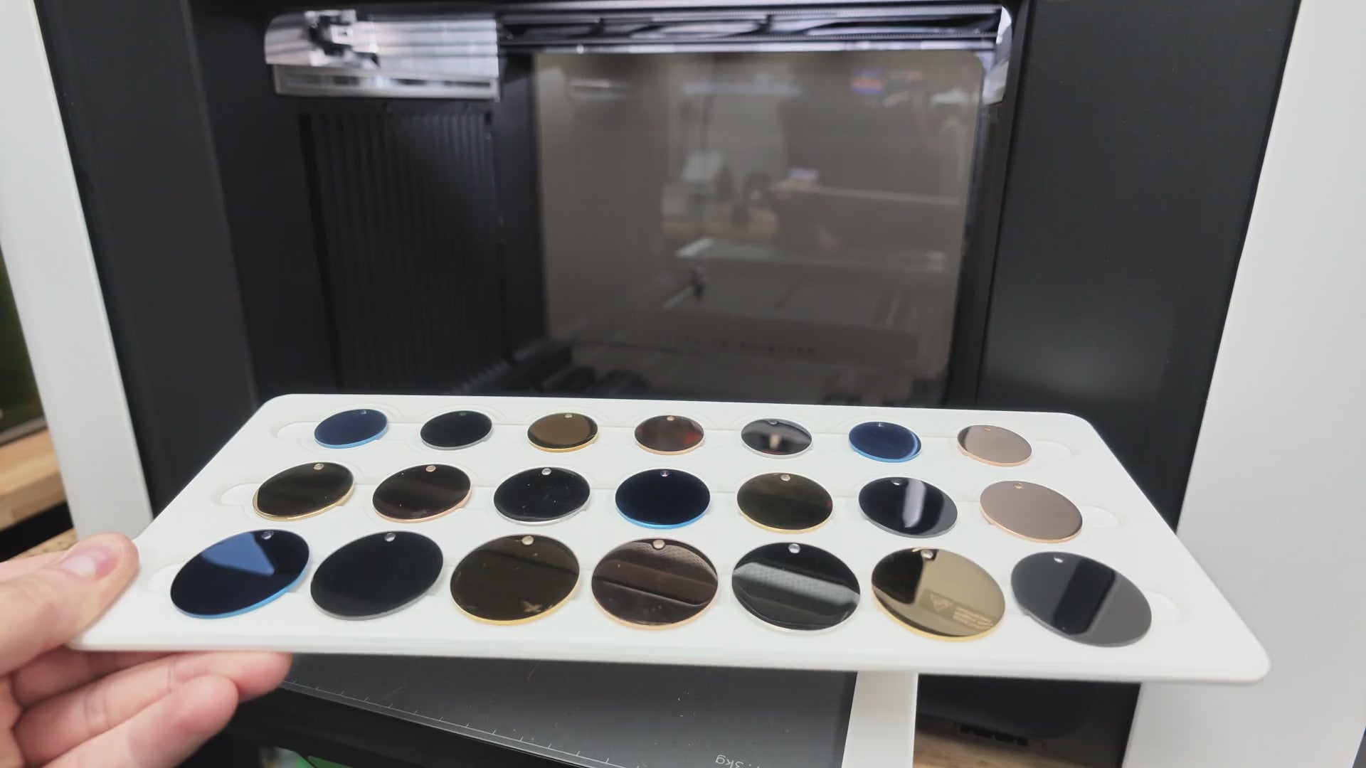 Round Metal Disc Jig in use on the xTool O1 Omni