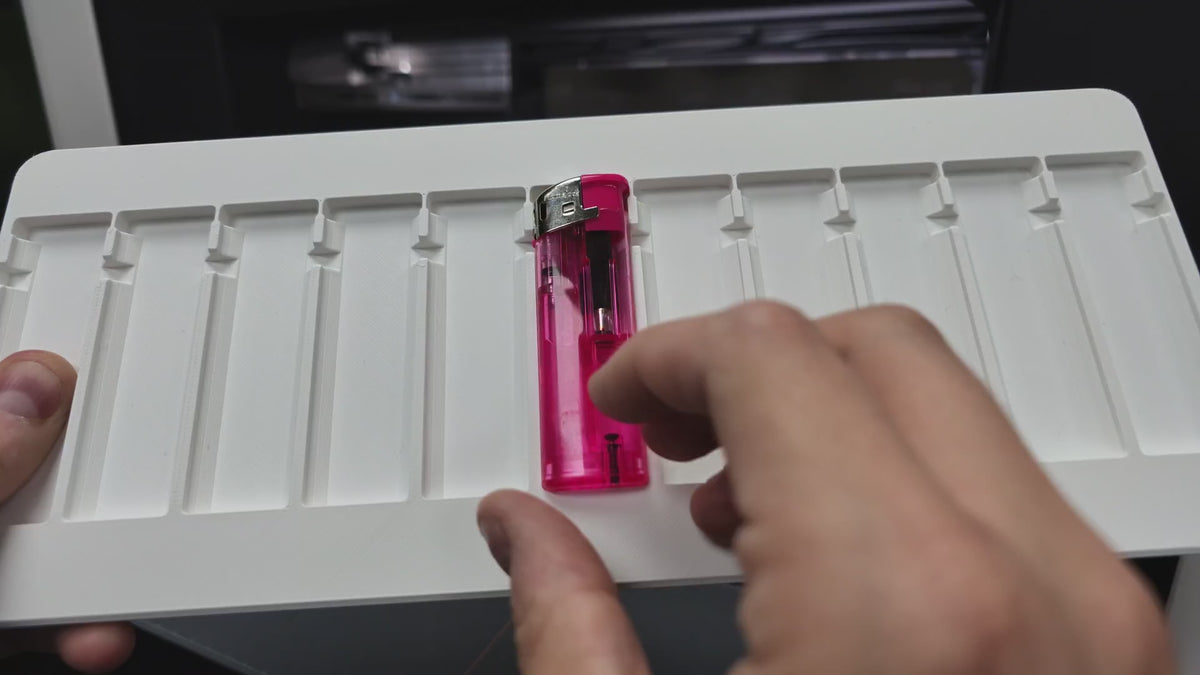 Electronic Lighter Jig in use on the xTool O1 Omni